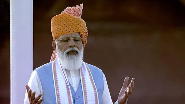 শোকস্তব্ধ প্রধানমন্ত্রী নরেন্দ্র মোদী শোকস্তব্ধ প্রধানমন্ত্রী নরেন্দ্র মোদী