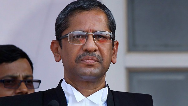 সরকারের মতে না চললেই বিচারকদের অপমানিত হতে হচ্ছে, বিস্ফোরক প্রধান বিচারপতি সরকারের মতে না চললেই বিচারকদের অপমানিত হতে হচ্ছে, বিস্ফোরক প্রধান বিচারপতি