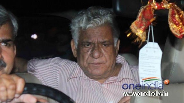 ছুরির আঘাতে বিধ্বস্ত নাসিরকে রক্ষা ওম পুরীর