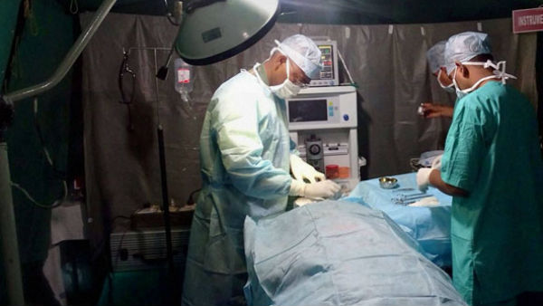 এগিয়ে এলেন ঝাড়গ্রামের মানুষ এগিয়ে এলেন ঝাড়গ্রামের মানুষ