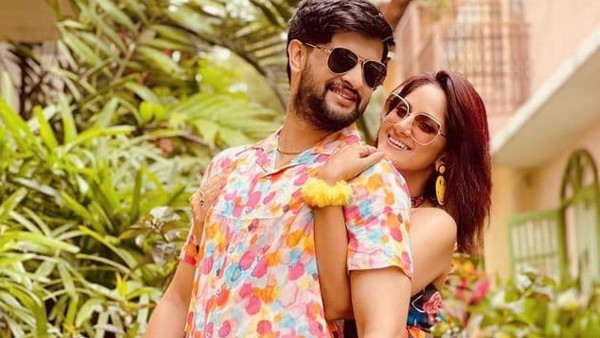 গোয়া বিচে কাটছে দিন