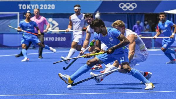 হকি দলকে সম্বর্ধনা