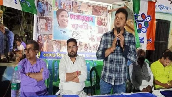 গোষ্ঠীদ্বন্দ্বে ইন্ধন
