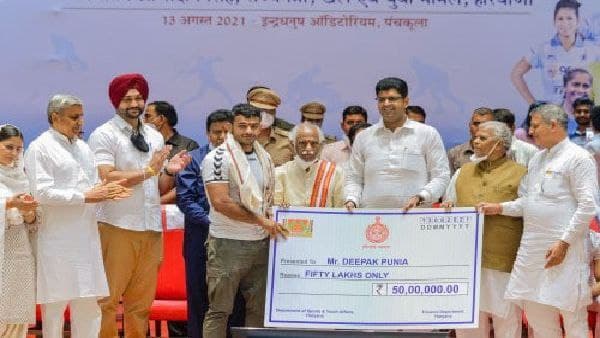 জৌলুস কম