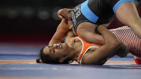 শাস্তিতে কেরিয়ারে ধাক্কা শাস্তিতে কেরিয়ারে ধাক্কা