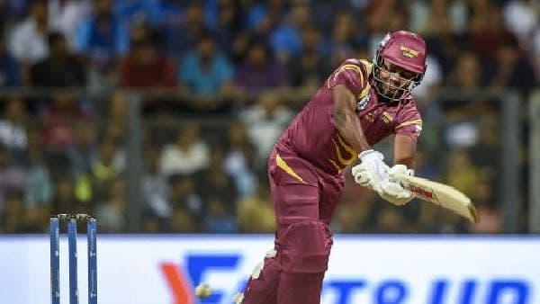 লারার প্রসঙ্গে