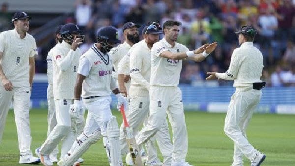 শুরু থেকেই বিপর্যয়