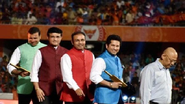 ক্রিকেট মাঠের জুটি ক্রিকেট মাঠের জুটি