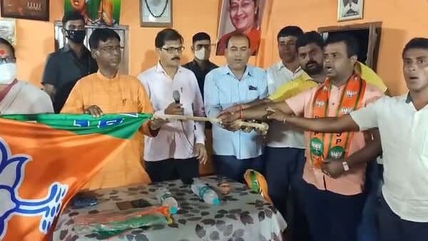  স্থানীয় বিজেপি নেতৃত্বের প্রতিক্রিয়া