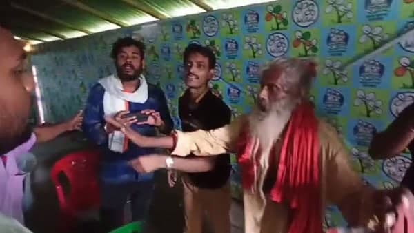 দলীয় অফিসে আধার তৈরির কথা স্বীকার তৃণমূল নেতার