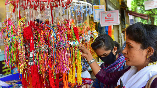 তোয়ালে বা রুমাল উপহারে নয় তোয়ালে বা রুমাল উপহারে নয়