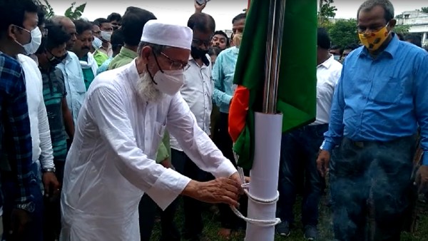 মন্তেশ্বরে জাতীয় পতাকা উত্তোলন মন্তেশ্বরে জাতীয় পতাকা উত্তোলন