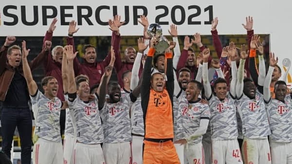 লেওয়ানদস্কির জোড়া গোলে ডর্টমুন্ডকে হারিয়ে জার্মান সুপার কাপ চ্যাম্পিয়ন বায়ার্ন মিউনিখ লেওয়ানদস্কির জোড়া গোলে ডর্টমুন্ডকে হারিয়ে জার্মান সুপার কাপ চ্যাম্পিয়ন বায়ার্ন মিউনিখ