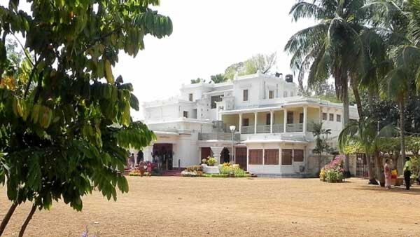 রাজ্য সরকারকে নিশানা রাজ্য সরকারকে নিশানা