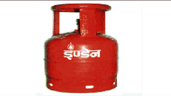 দাম বৃদ্ধি হয়েছে ৫ কেজির সিলিন্ডারেরও দাম বৃদ্ধি হয়েছে ৫ কেজির সিলিন্ডারেরও