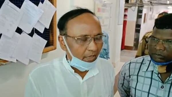  অশোক লাহিড়ী