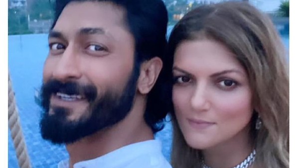 বাগদান সারলেন বিদ্যুৎ