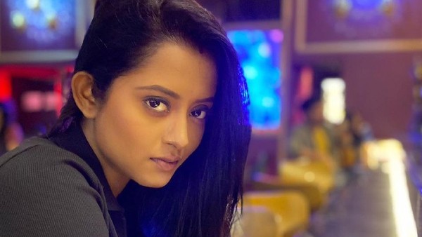 বিতর্কের শিরোনামে শ্রুতি