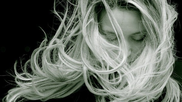 গ্রহের দোষে হয় পাকা চুল!