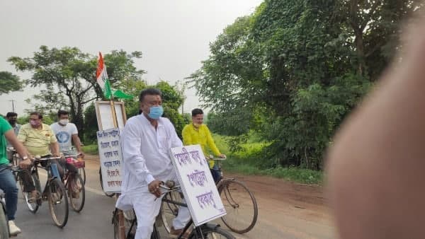 দুর্ঘটনার মুখে বেচারাম মান্নার কনভয়