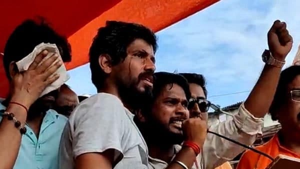 অর্জুন সিংকে ঘিরেও উত্তেজনা