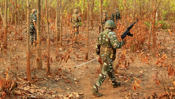 ঠিক কী দায়িত্ব সামলায় সিআরপিএফ জওয়ানেরা ঠিক কী দায়িত্ব সামলায় সিআরপিএফ জওয়ানেরা