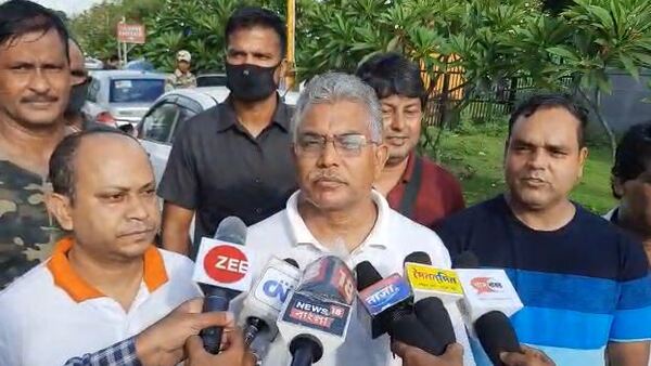 মমতাকে কটাক্ষ দিলীপের মমতাকে কটাক্ষ দিলীপের