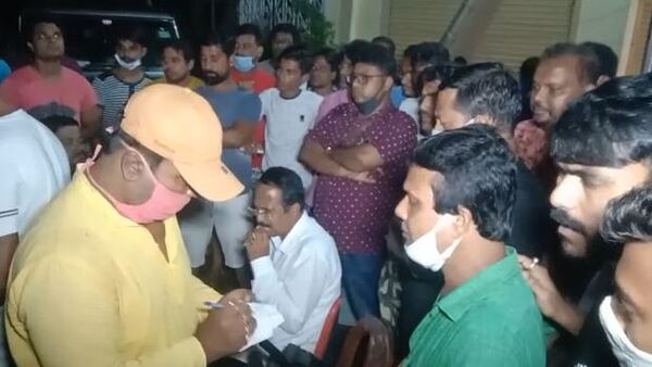 পড়তে যাওয়ার সময় দুর্ঘটনা পড়তে যাওয়ার সময় দুর্ঘটনা