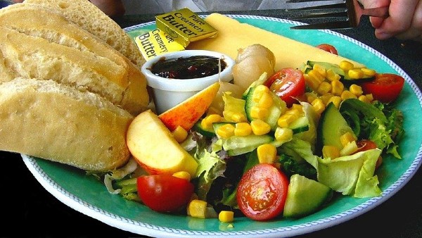 খাবার মাটিতে পড়া