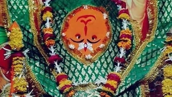 কিন্তু কেন উল্টানো প্রতিমা কেন? কিন্তু কেন উল্টানো প্রতিমা কেন?