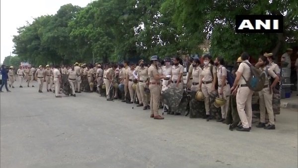 কারনালে মোবাইলে ইন্টারনেটে নিষেধাজ্ঞা বাড়ল