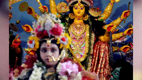 ২০২১ দুর্গাপুজোয় বেলুড়মঠে কুমারী পুজোর সময় ২০২১ দুর্গাপুজোয় বেলুড়মঠে কুমারী পুজোর সময়