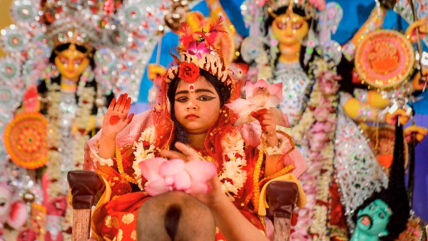 কোন বয়সী কন্যা কোন দেবীরূপে পরিচিত বয়ে পূজিতা হয়? কোন বয়সী কন্যা কোন দেবীরূপে পরিচিত বয়ে পূজিতা হয়?