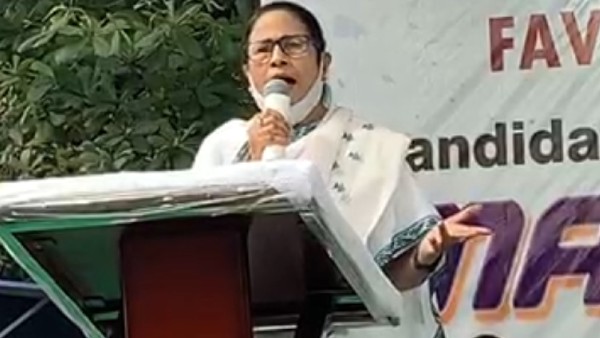 সঙ্গ দিয়েছে খিদিরপুর