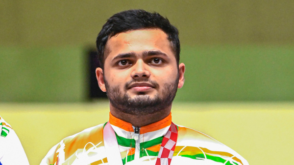 ফুটবলার হতে চেয়েছিলেন
