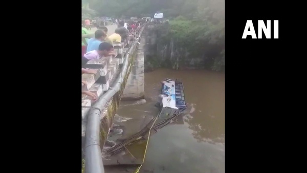 মেঘালয়ে বাস দুর্ঘটনায় মৃত ৫