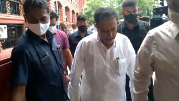বিজেপির হয়ে দাঁড়ালে জিতব বলেছিলেন মুকুল 
