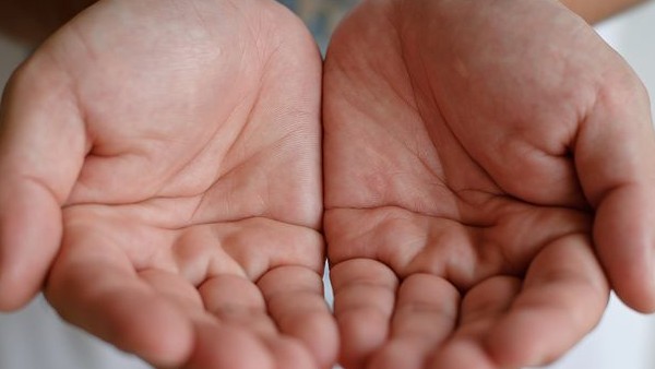Palmistry: এই ব্যাক্তিদের জীবন-ভাগ্য বদলে যায় বিয়ের পরেই! হাতে থাকা কোন রেখার কারনে ঘটে এই কাণ্ড
