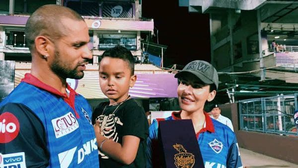 শিখরের পরিবারে ভাঙন শিখরের পরিবারে ভাঙন