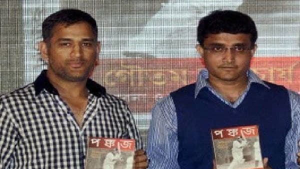 ধোনির ভবিষ্যৎ 