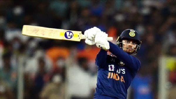 কিষাণকে নিয়ে ধোনি কিষাণকে নিয়ে ধোনি