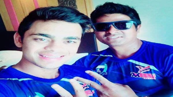 ঈশানের বাঙালি কোচ ঈশানের বাঙালি কোচ