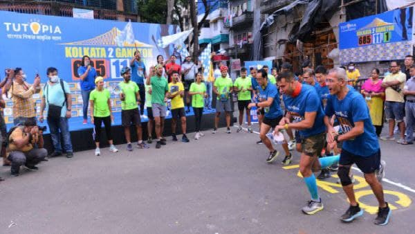 অভিনব রিলে দৌড়