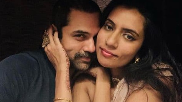  অভয়–শিলোর ঘনিষ্ঠ ছবি পোস্ট