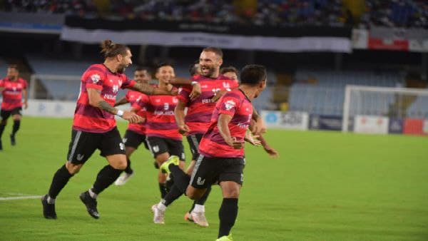 হাড্ডাহাড্ডি লড়াই