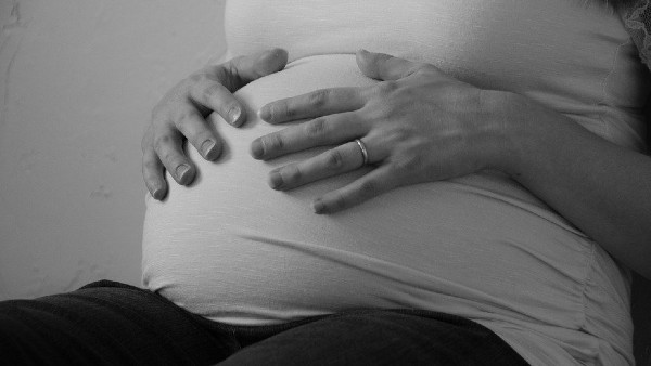 ঘরে রাখুন ময়ূরের পালক