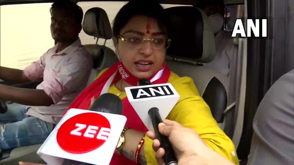 ভোটের দিন সকালে বাড়ানো হল প্রিয়ঙ্কার নিরাপত্তা