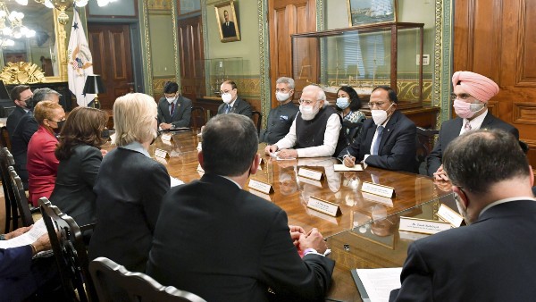  আবেগতাড়িত টুইট মোদীর