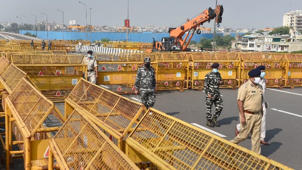 বন্ধ অনেক রাস্তা বন্ধ অনেক রাস্তা