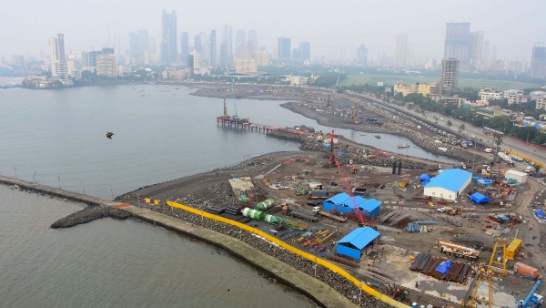 চাপে পুলিশ কর্তারা! 